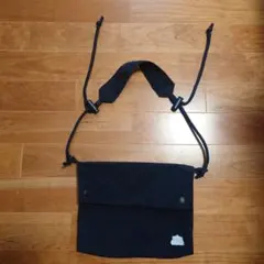 ［値下げ］Lee サコッシュ　ブラック　ポシェット　バッグ