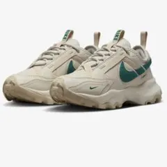 Nike ナイキ スニーカー TC7900 ベージュ×グリーン　25cmのサムネイル