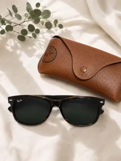 Ray-Ban レイバン NEW WAYFARER RB2132 902Lのサムネイル