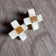 IENA イエナ　マーブル模様 クロスモチーフ ピアスのサムネイル