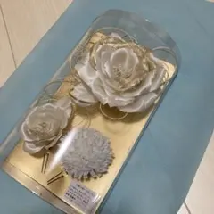 成人式、髪飾り ホワイト花飾り ヘアピン付き