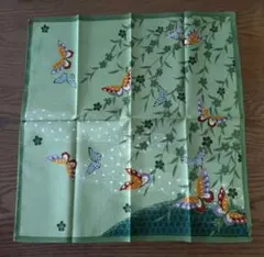 オリーブ染 ハンカチ 蝶と草花模様