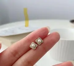 18Kゴールド 四つ葉 パールピアス