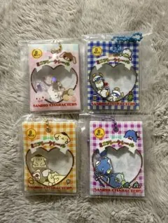サンリオ　ミニフレークシール　ガチャガチャ　4個セット