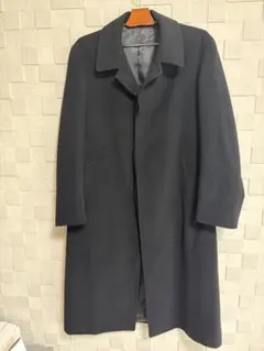 黒いウール混紡チェスターコート