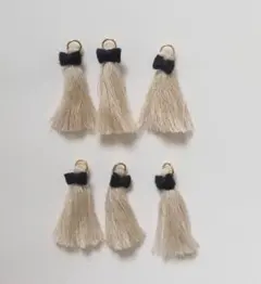ハンドメイド素材 リボン付きタッセル ベージュ