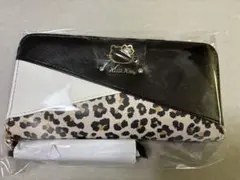 ハローキティ ヒョウ柄スリーレザー ラウンド札入れ 長財布
