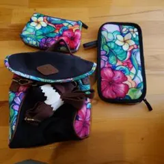 Colleen Wilcox ハワイ マルチケース ショルダーバッグ ポーチのサムネイル
