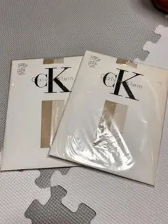 Calvin Kleinストッキングシアーコントロールトップ M-L ロビンス