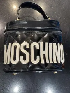 美品！！MOSCHINO ブラック バニティポーチ キルティング