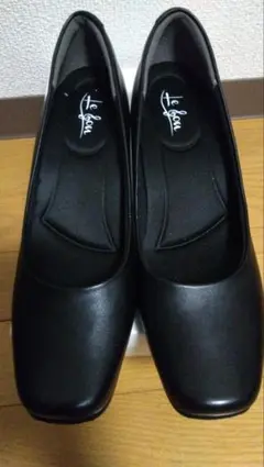 幅広さん、つま先ゆるやか 新品未使用品 黒ヒール ２４cm