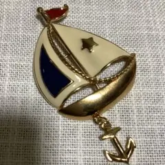 Avon ヴィンテージ　ブローチ　Ship Ahoy エナメル　トリコロール