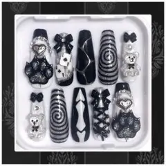 【現品】黒 白 ネイルチップ 地雷系 パンク系 ハンドメイド