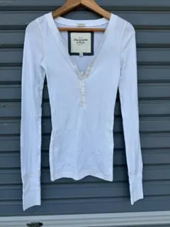 【未使用タグ付】Abercrombie&Fitch Tee sizeS 0864