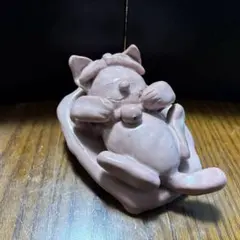 タイムセール‼️陶器製 寝ている猫の置物 淡いピンク