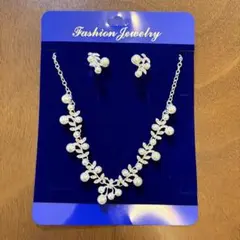 ウェディング ネックレス・ピアス・ティアラセット