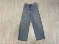 ユニクロ　ワイドフィットカーブジーンズ　24