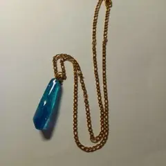 青色透明ペンダントネックレス