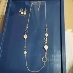ネックレスとイヤリングのセット