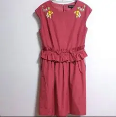 QUEENS COURT 花柄刺繍 ノースリーブ　ワンピース ピンク系 サイズ2のサムネイル