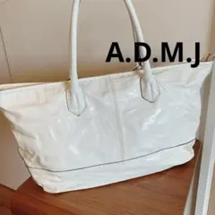 ADMJ ホワイト レザー エナメル調トートバッグ 牛皮