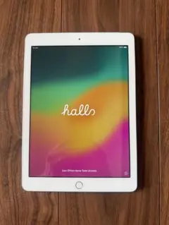 iPad シルバー 第六世代画面にひび割れあり - メルカリ