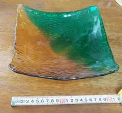 大きめのガラスのお皿