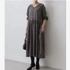 24SS 美品✨ BEARDSLEY プリントギャザーワンピース 定価2.3万円
