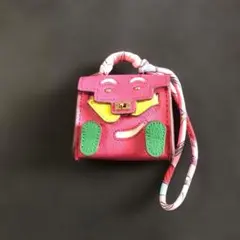【新品】大人可愛い　ミニチュアバッグ　ピンク キーホルダー　小物入れ　チャーム
