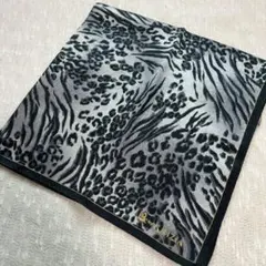 11-10.KRIZIA アニマルモチーフ　シルクコットンチーフ