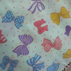 リボン柄の生地（多色）