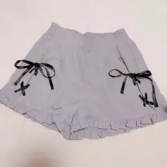 グレー フリル付きショートパンツのサムネイル