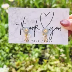 ピアス(グレー×パール×揺れチャーム）