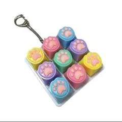 猫足デザインのキーホルダー 猫 肉球 キーボード