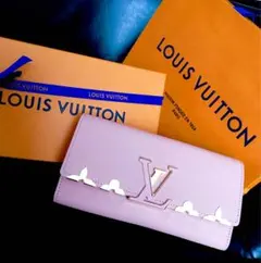 Louis Vuitton ピンク 二つ折り長財布 ポルトフォイユカプシーヌ