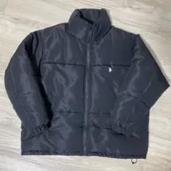 黒のダウンジャケットのサムネイル