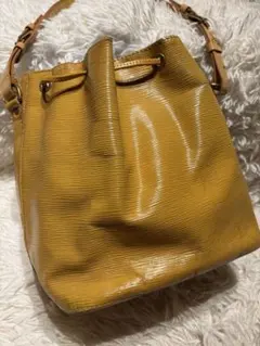 ルイ ヴィトン エピ ノエ 巾着型 ショルダーバッグ M44009