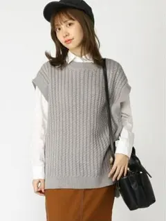 ローリーズファーム☆ケーブル編みニットベスト