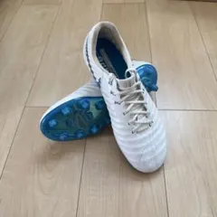 サッカースパイクNIKE ティエンポレジェンド7 26.5 HGのサムネイル