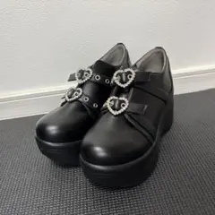 ラブハンター ハートバックルベルトブラックスニーカー