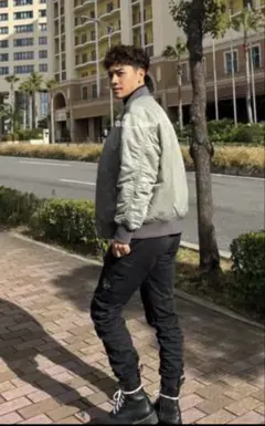 STONE ISLAND カーゴパンツ ブラック しょーきち着用 サイズ29のサムネイル
