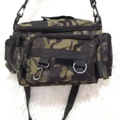 新品　フィッシングバッグ　クロスボディバッグ　迷彩　釣り　大容量　竿掛け