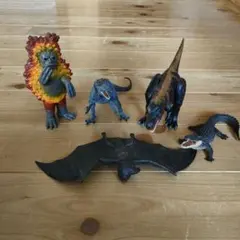 怪獣　恐竜フィギュア