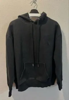 ブラック ハート刺繍 パーカー　トレーナー フーディー　スエット