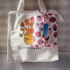 ポケットティッシュカバーハンドメイド　いちご柄アイボリー