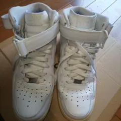 NIKE AIR FORCE 1 MID ホワイト スニーカー