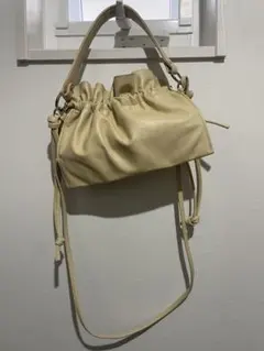 Ayako ドローストリングショルダーバッグ クリームイエローのサムネイル