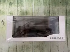 【トヨタ博物館正規購入品】新型 NOAH ミニカー　ニュートラルブラック 新品のサムネイル