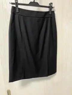 美品　 INDIV シンプルで美シルエット　黒のタイトスカート　膝丈　Mサイズ