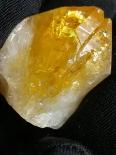 ハイクオリティ　レインボー入り　シトリン　原石　黄色水晶　天然石